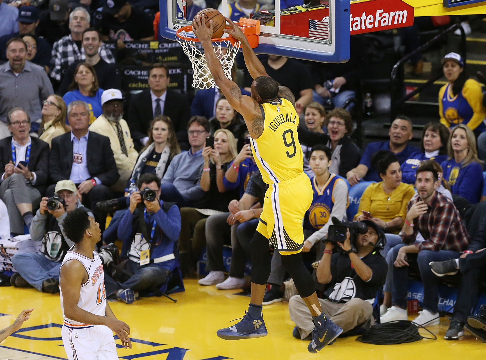 Allonzo Trier scores 11 points in Knicks 122-95 loss to Warriors (copy)